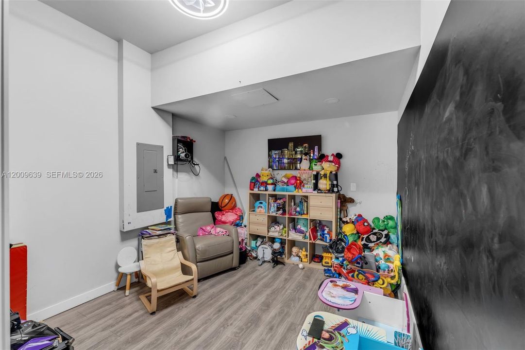 Activo con contrato: $750,000 (3 camas, 3 baños, 1743 Pies cuadrados)