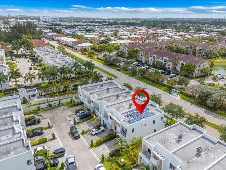 Activo con contrato: $750,000 (3 camas, 3 baños, 1743 Pies cuadrados)