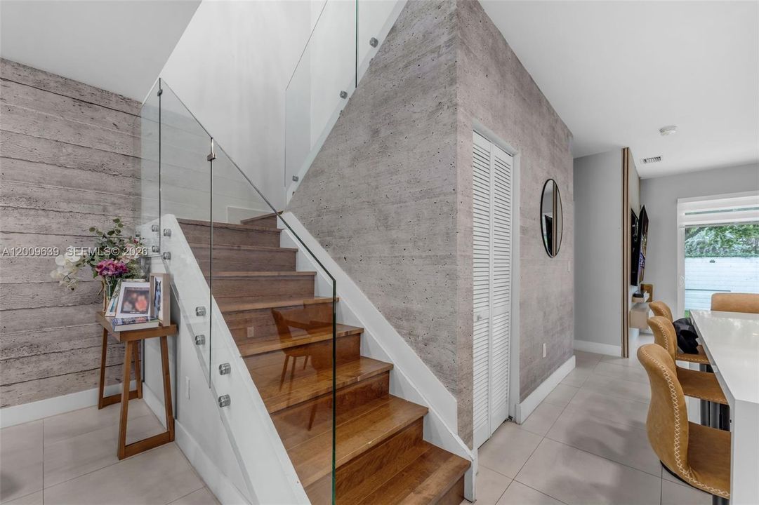 Activo con contrato: $750,000 (3 camas, 3 baños, 1743 Pies cuadrados)