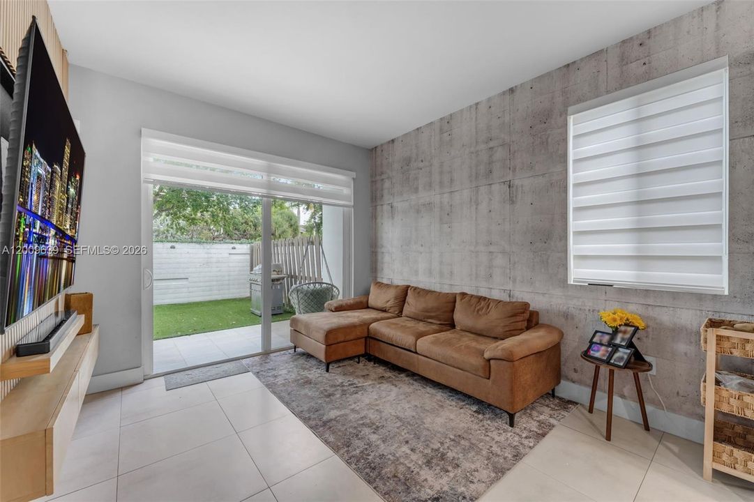 Activo con contrato: $750,000 (3 camas, 3 baños, 1743 Pies cuadrados)