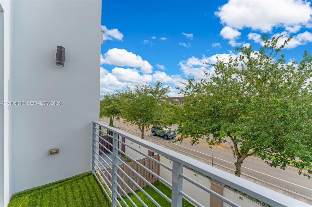 Activo con contrato: $750,000 (3 camas, 3 baños, 1743 Pies cuadrados)