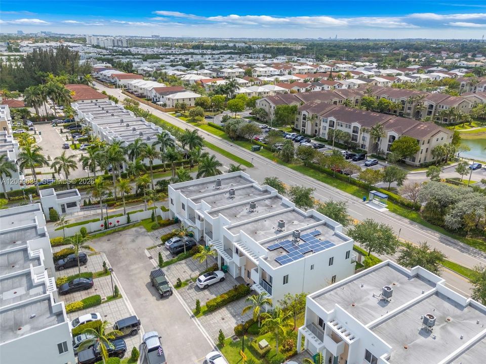 Activo con contrato: $750,000 (3 camas, 3 baños, 1743 Pies cuadrados)