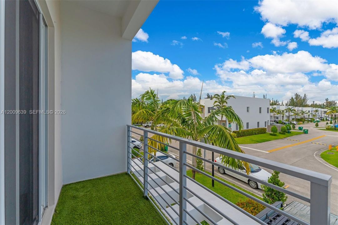 Activo con contrato: $750,000 (3 camas, 3 baños, 1743 Pies cuadrados)