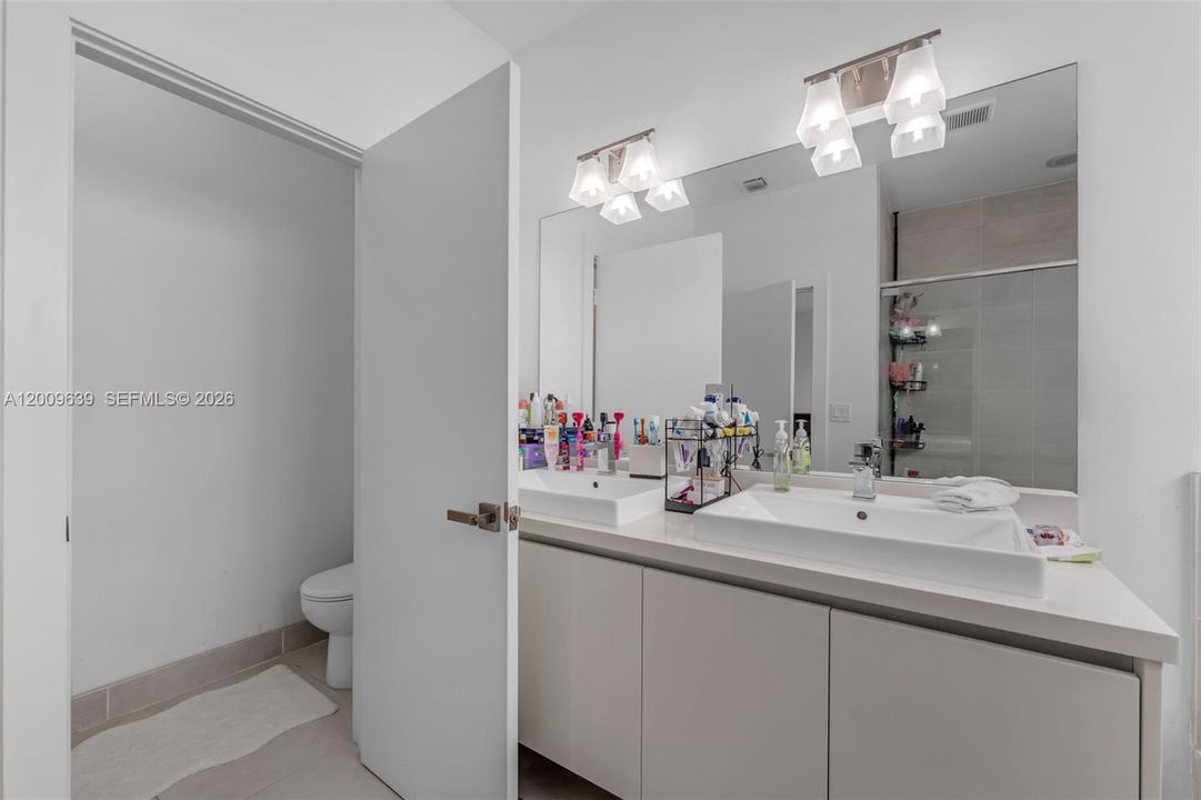 Activo con contrato: $750,000 (3 camas, 3 baños, 1743 Pies cuadrados)