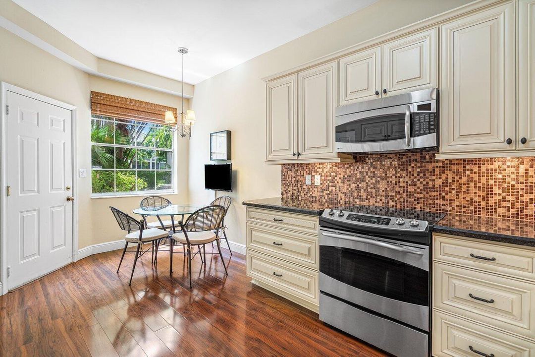 Kitchen/Breakfast area
