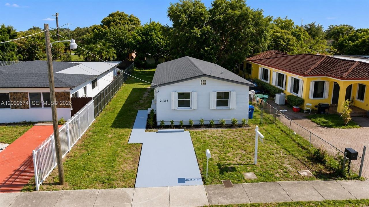 Vendido Recientemente: $390,000 (3 camas, 2 baños, 988 Pies cuadrados)