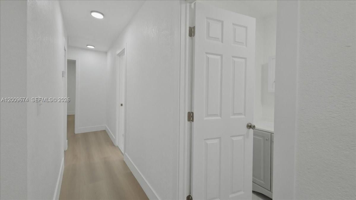 Vendido Recientemente: $390,000 (3 camas, 2 baños, 988 Pies cuadrados)