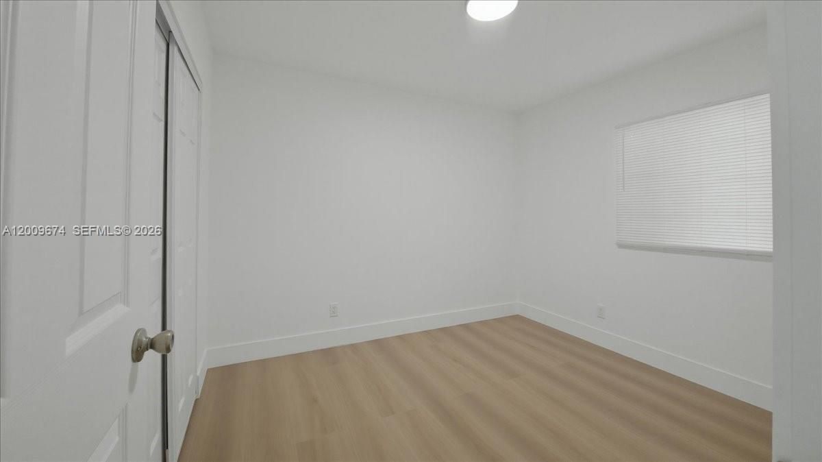 Vendido Recientemente: $390,000 (3 camas, 2 baños, 988 Pies cuadrados)