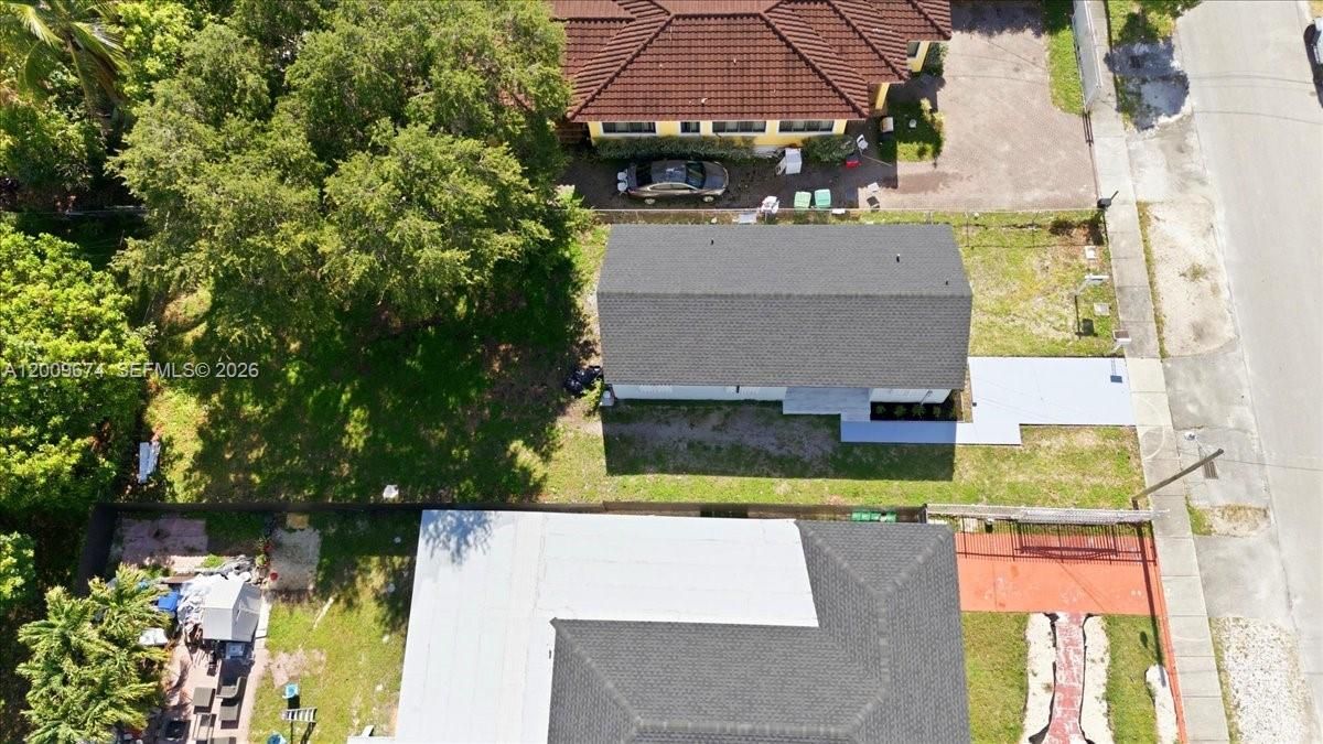 Vendido Recientemente: $390,000 (3 camas, 2 baños, 988 Pies cuadrados)