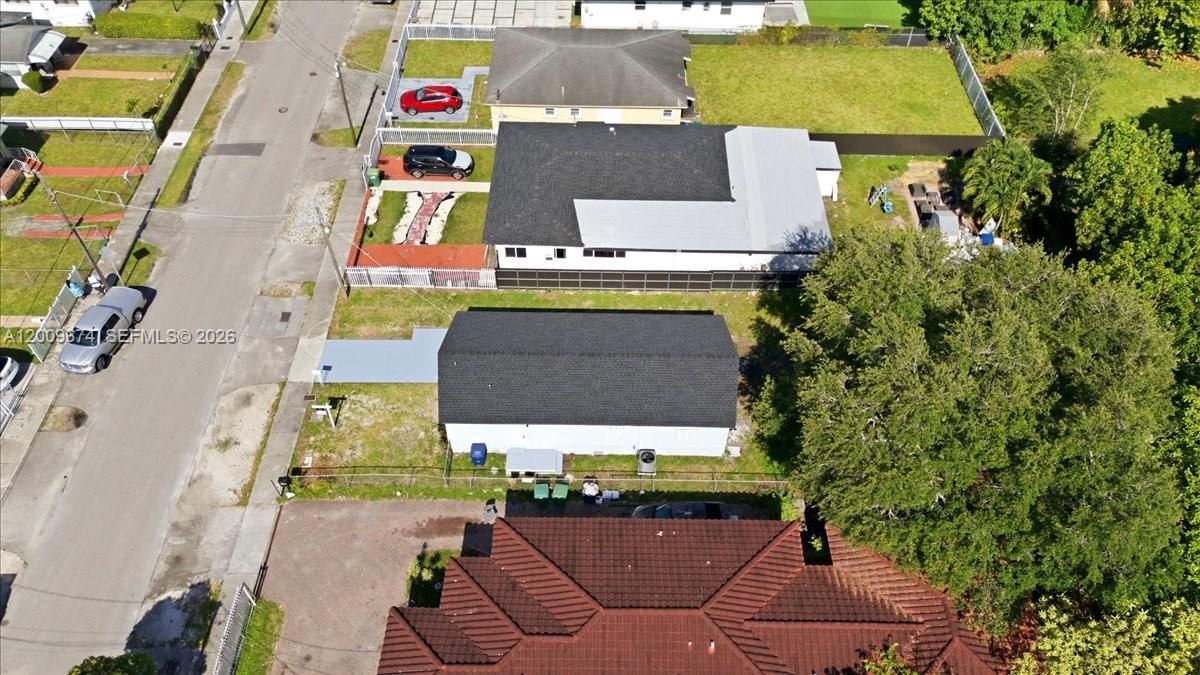 Vendido Recientemente: $390,000 (3 camas, 2 baños, 988 Pies cuadrados)
