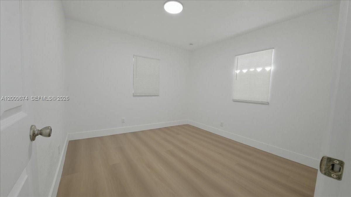 Vendido Recientemente: $390,000 (3 camas, 2 baños, 988 Pies cuadrados)