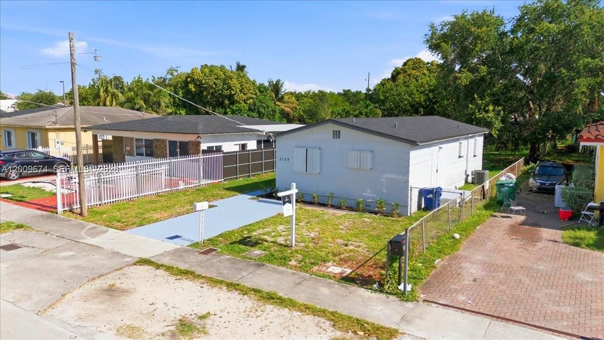 Vendido Recientemente: $390,000 (3 camas, 2 baños, 988 Pies cuadrados)