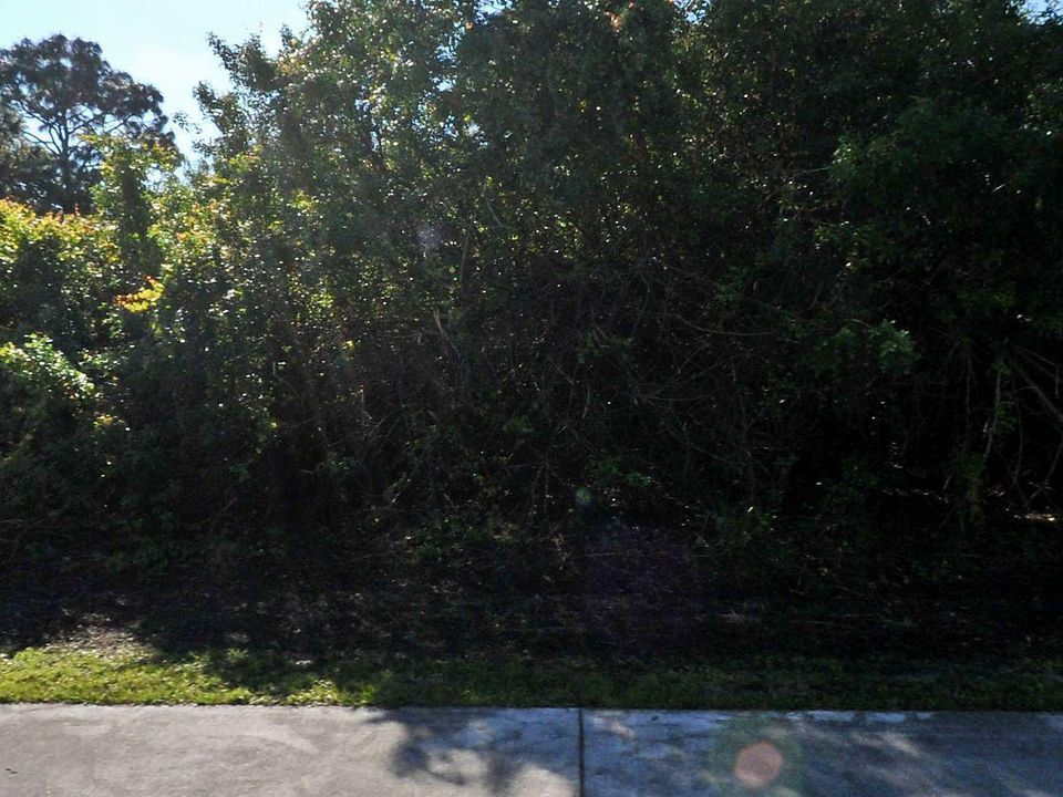 326 SW BECKER 3
