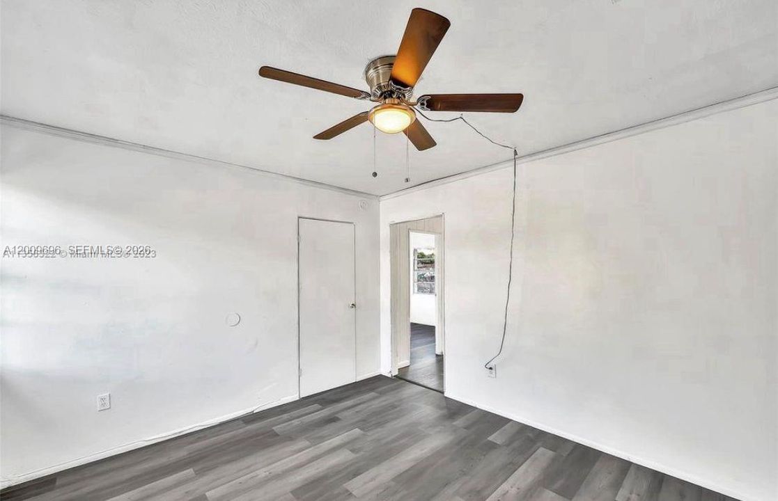 For Sale: $180,000 (2 beds, 1 baths, 816 Square Feet)