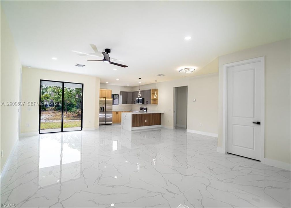 For Sale: $329,000 (3 beds, 2 baths, 1562 Square Feet)