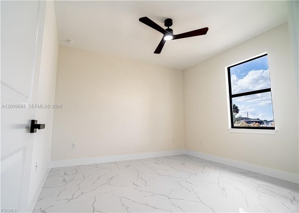 For Sale: $329,000 (3 beds, 2 baths, 1562 Square Feet)
