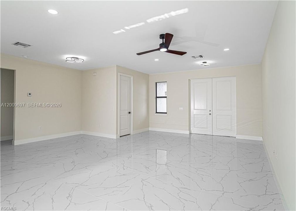 For Sale: $329,000 (3 beds, 2 baths, 1562 Square Feet)