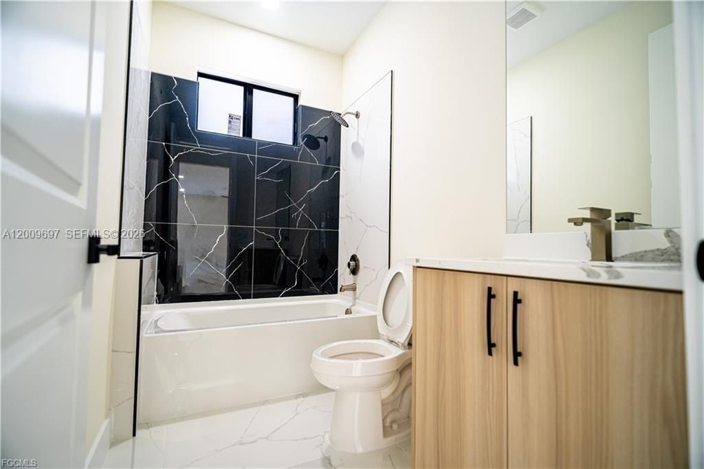 For Sale: $329,000 (3 beds, 2 baths, 1562 Square Feet)