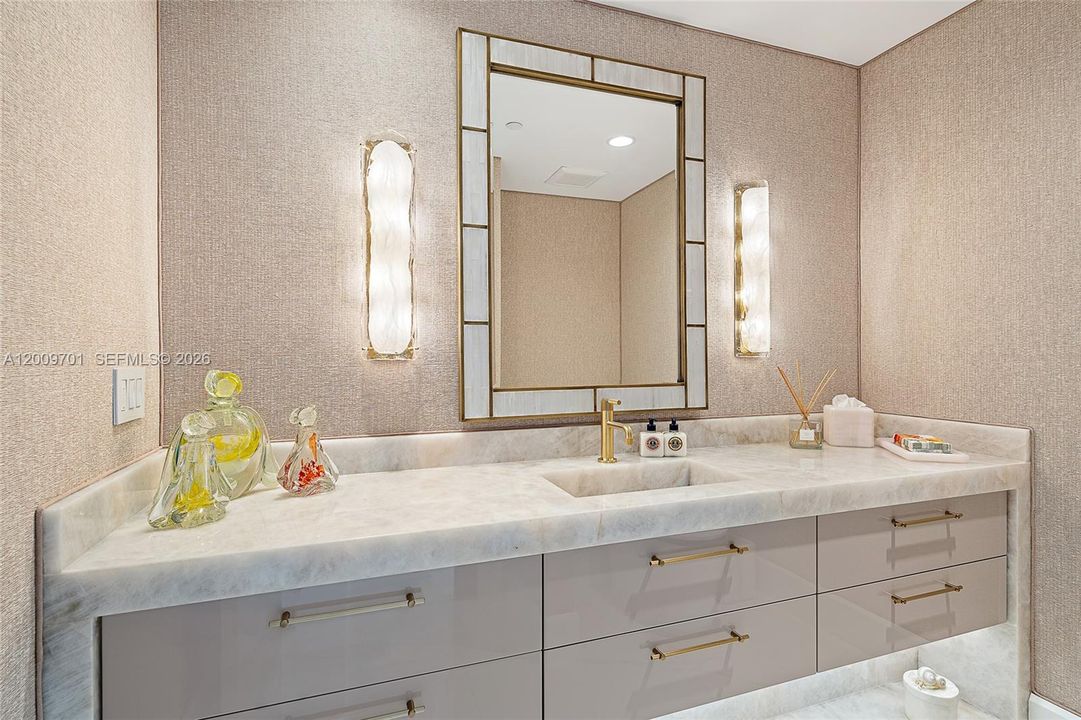 Recently Sold: $6,600,000 (4 beds, 4 baths, 5205 Square Feet)