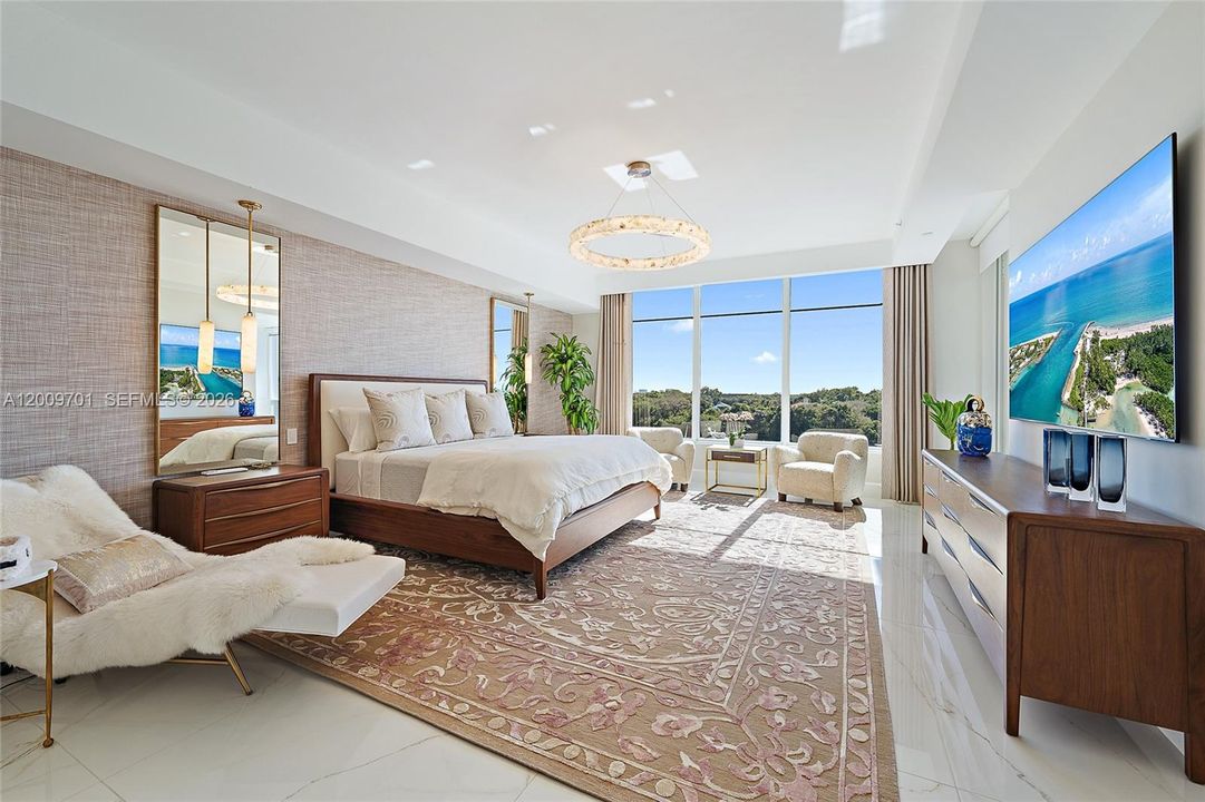 Recently Sold: $6,600,000 (4 beds, 4 baths, 5205 Square Feet)