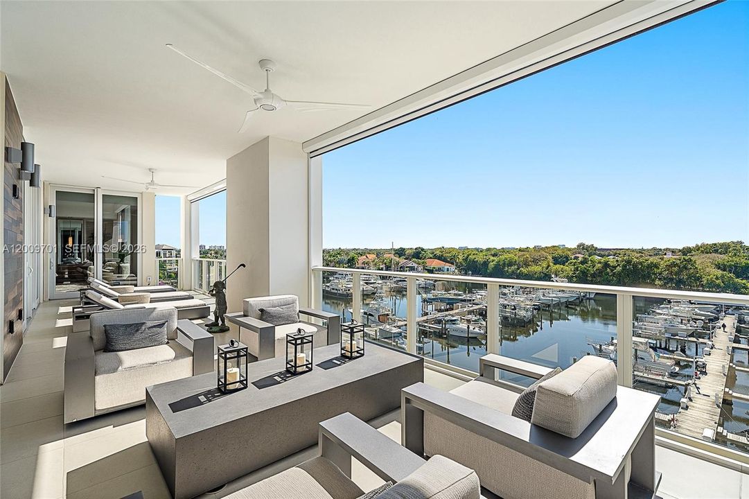 Recently Sold: $6,600,000 (4 beds, 4 baths, 5205 Square Feet)