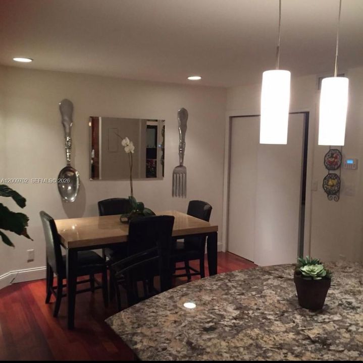 Active With Contract: $3,650 (3 beds, 2 baths, 1470 Square Feet)