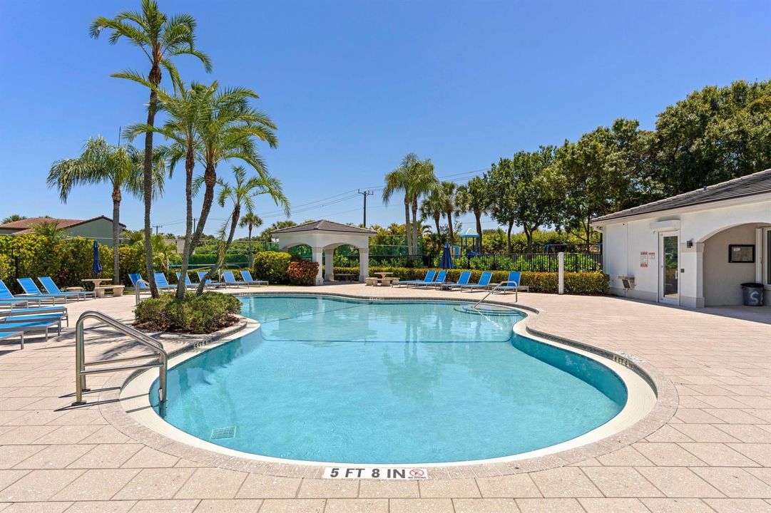 Symphony Bay Pool