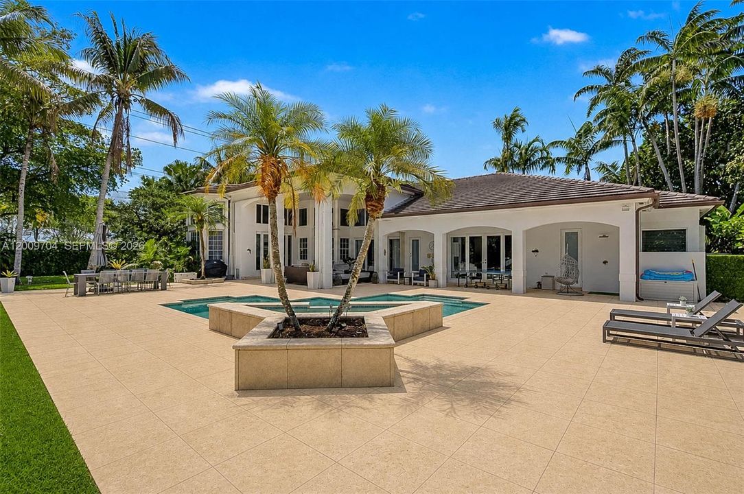 Active With Contract: $3,300,000 (5 beds, 5 baths, 5079 Square Feet)