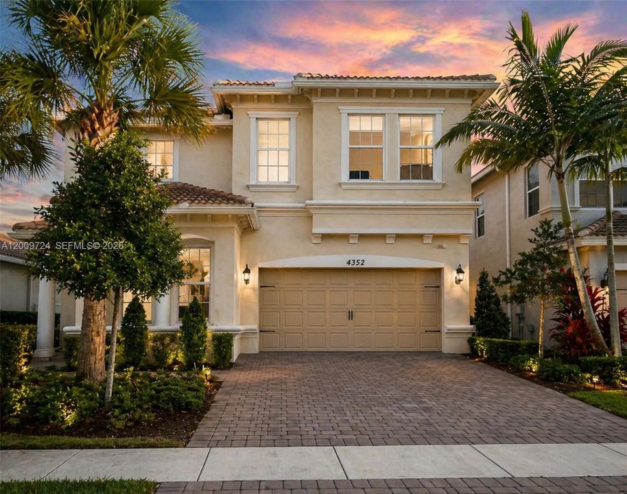 Active With Contract: $909,000 (5 beds, 3 baths, 2501 Square Feet)