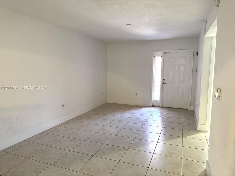 En Venta: $214,800 (2 camas, 2 baños, 822 Pies cuadrados)