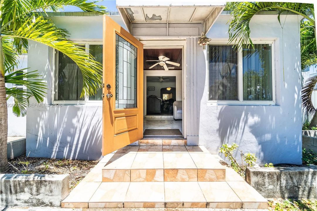 En Venta: $629,999 (3 camas, 3 baños, 1582 Pies cuadrados)