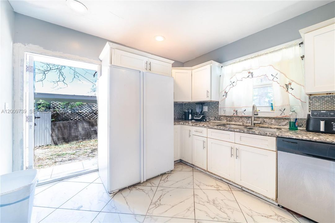 En Venta: $629,999 (3 camas, 3 baños, 1582 Pies cuadrados)