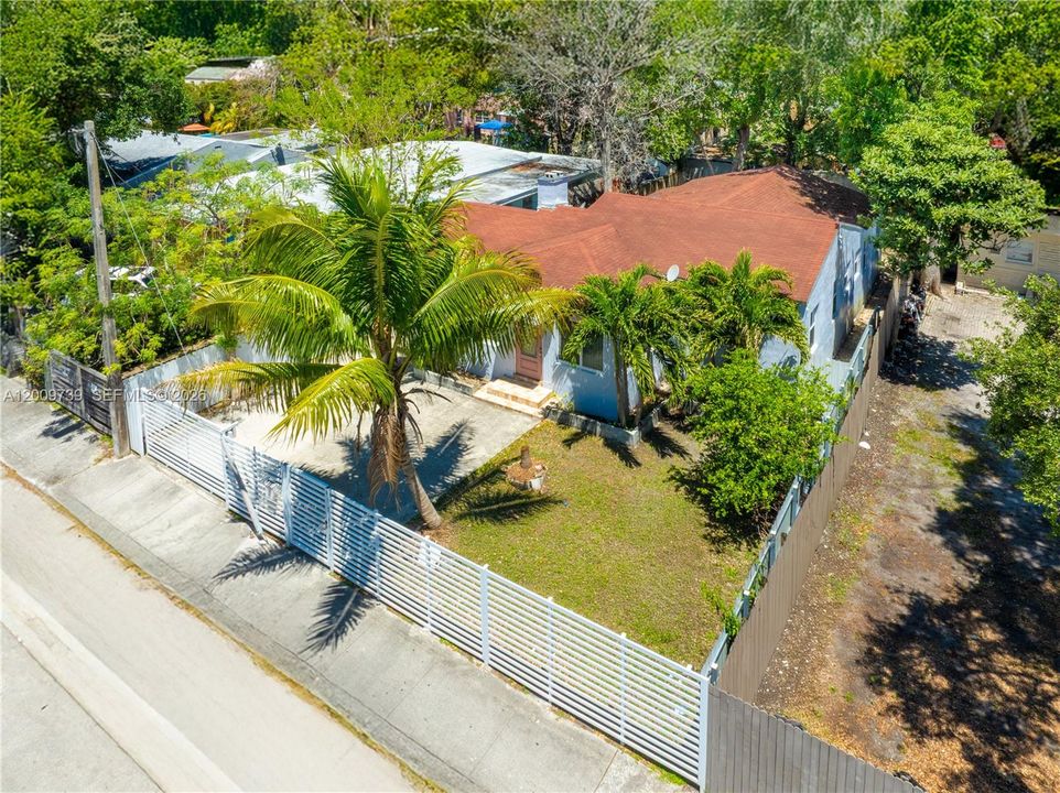 En Venta: $629,999 (3 camas, 3 baños, 1582 Pies cuadrados)