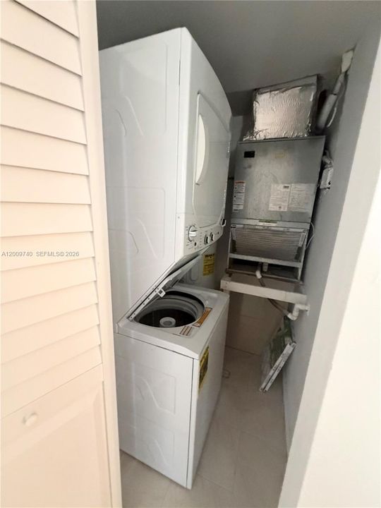 For Sale: $195,000 (2 beds, 2 baths, 1080 Square Feet)