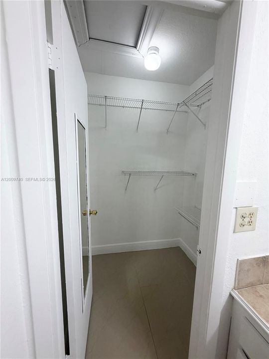 For Sale: $195,000 (2 beds, 2 baths, 1080 Square Feet)