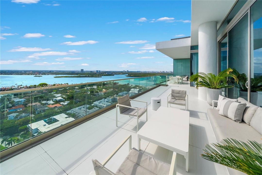 For Sale: $23,950,000 (4 beds, 5 baths, 4900 Square Feet)