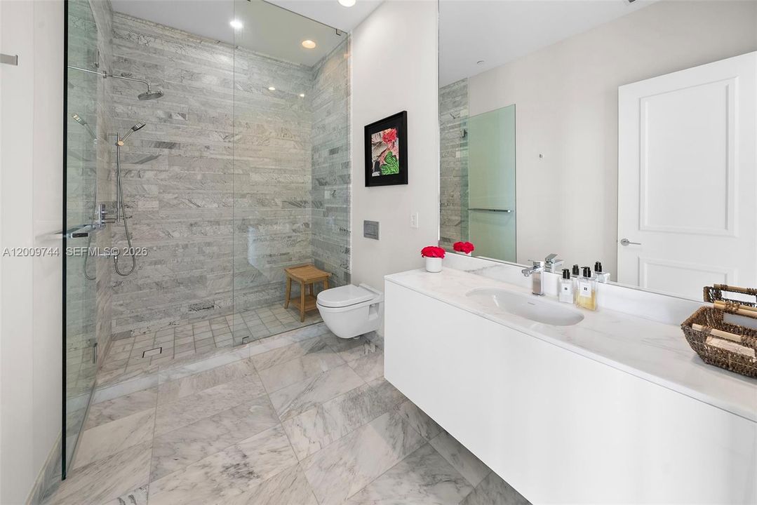 For Sale: $23,950,000 (4 beds, 5 baths, 4900 Square Feet)