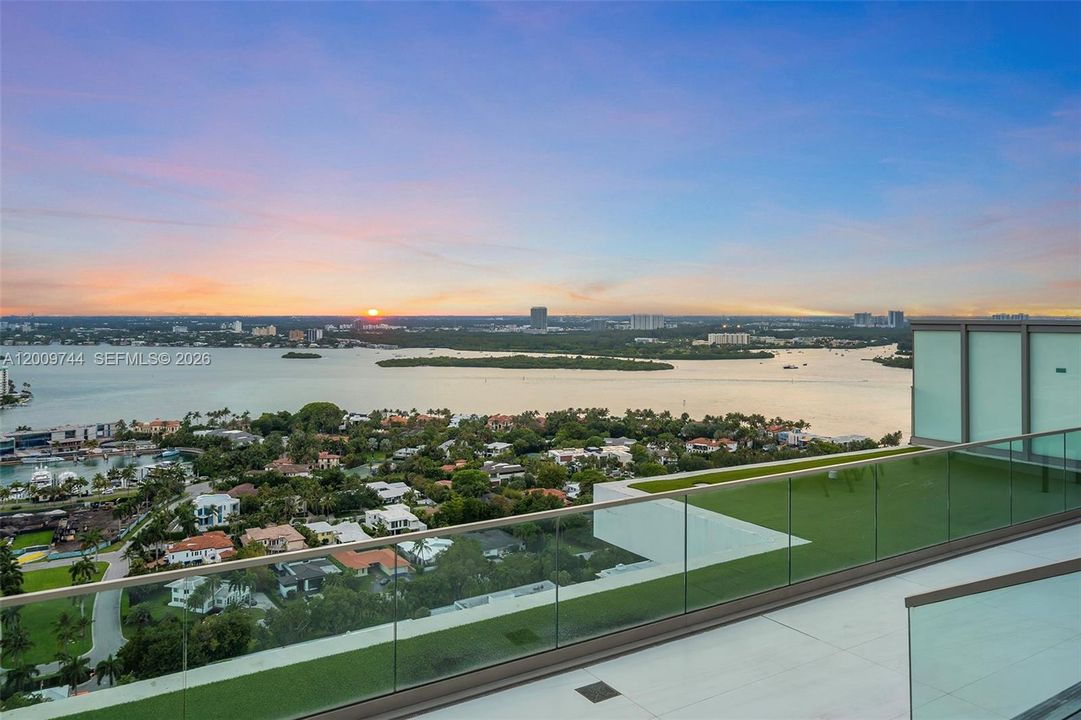 For Sale: $23,950,000 (4 beds, 5 baths, 4900 Square Feet)