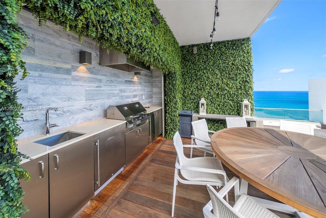 For Sale: $23,950,000 (4 beds, 5 baths, 4900 Square Feet)