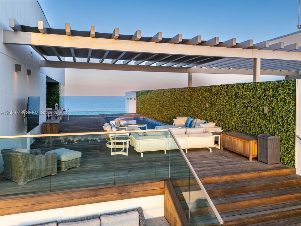 For Sale: $23,950,000 (4 beds, 5 baths, 4900 Square Feet)