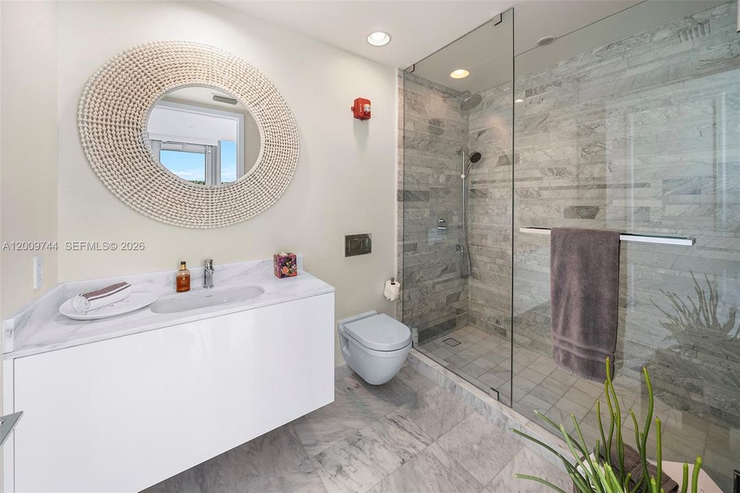 For Sale: $23,950,000 (4 beds, 5 baths, 4900 Square Feet)