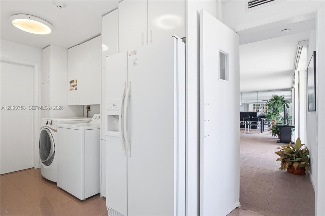 For Sale: $2,600,000 (3 beds, 3 baths, 1772 Square Feet)