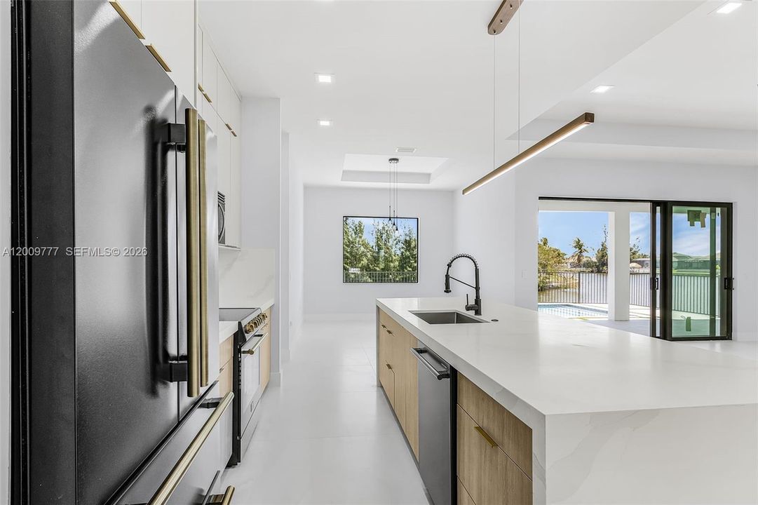 En Venta: $890,000 (4 camas, 4 baños, 2289 Pies cuadrados)
