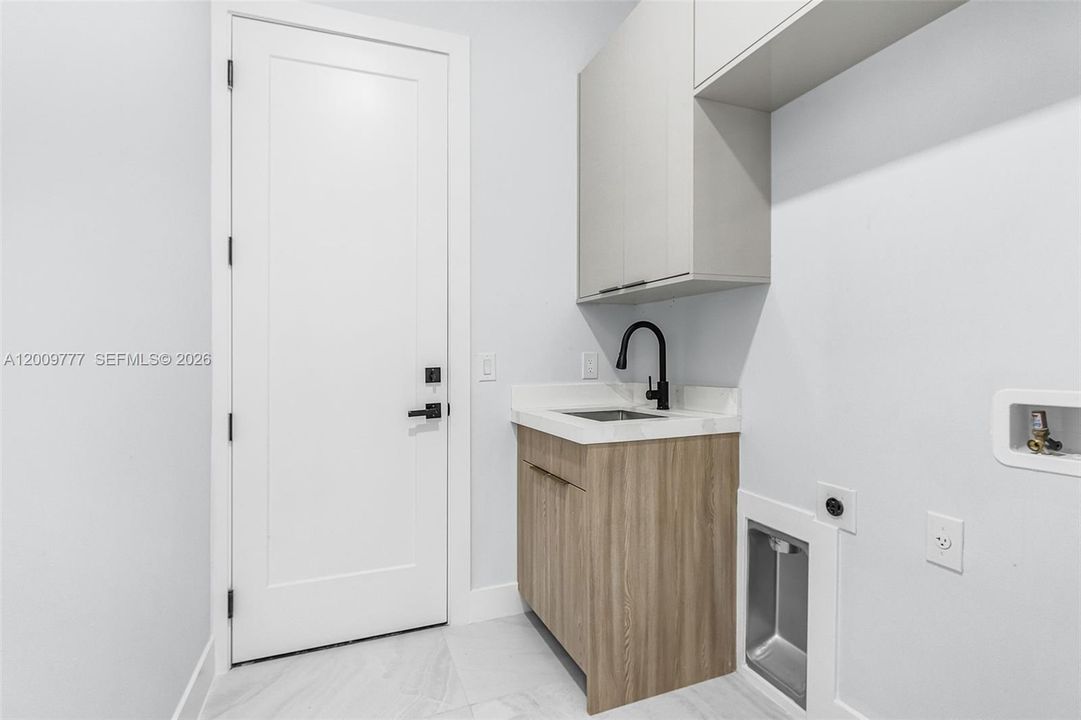 En Venta: $890,000 (4 camas, 4 baños, 2289 Pies cuadrados)