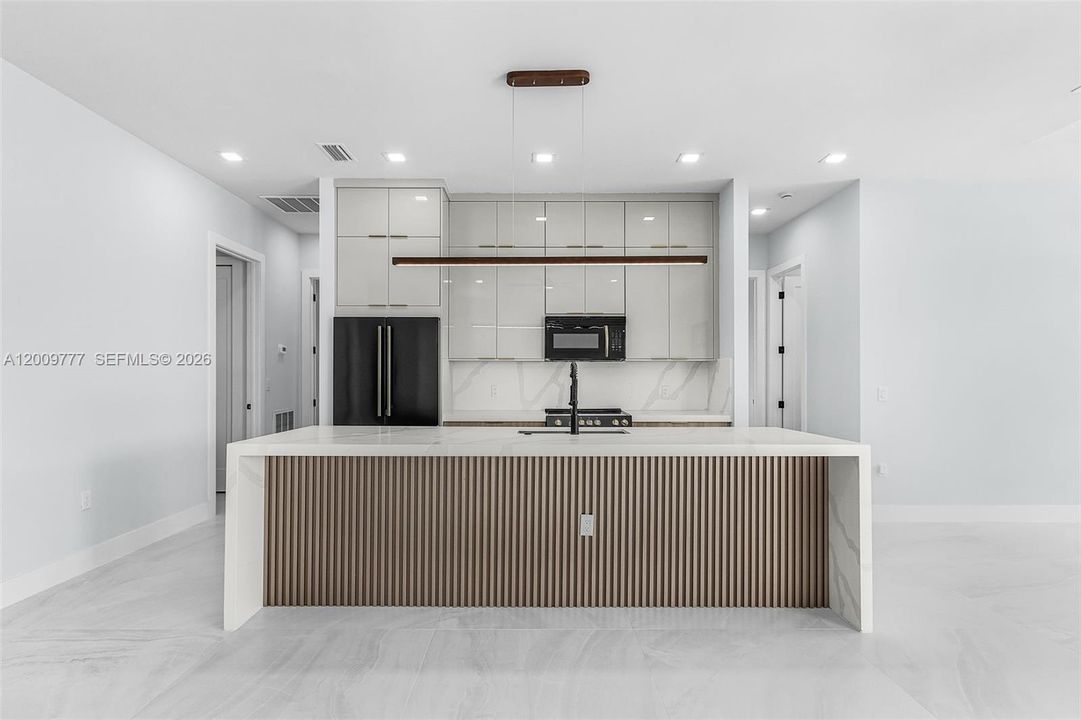 En Venta: $890,000 (4 camas, 4 baños, 2289 Pies cuadrados)