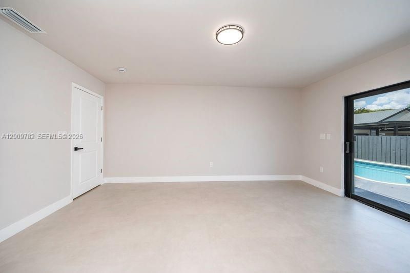 Vendido Recientemente: $895,000 (3 camas, 2 baños, 1834 Pies cuadrados)