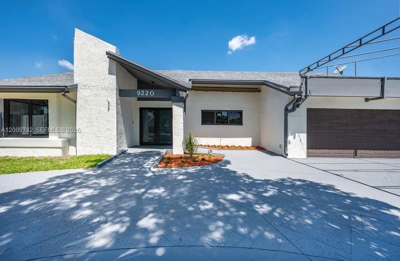 Vendido Recientemente: $895,000 (3 camas, 2 baños, 1834 Pies cuadrados)