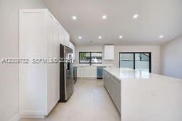 Vendido Recientemente: $895,000 (3 camas, 2 baños, 1834 Pies cuadrados)
