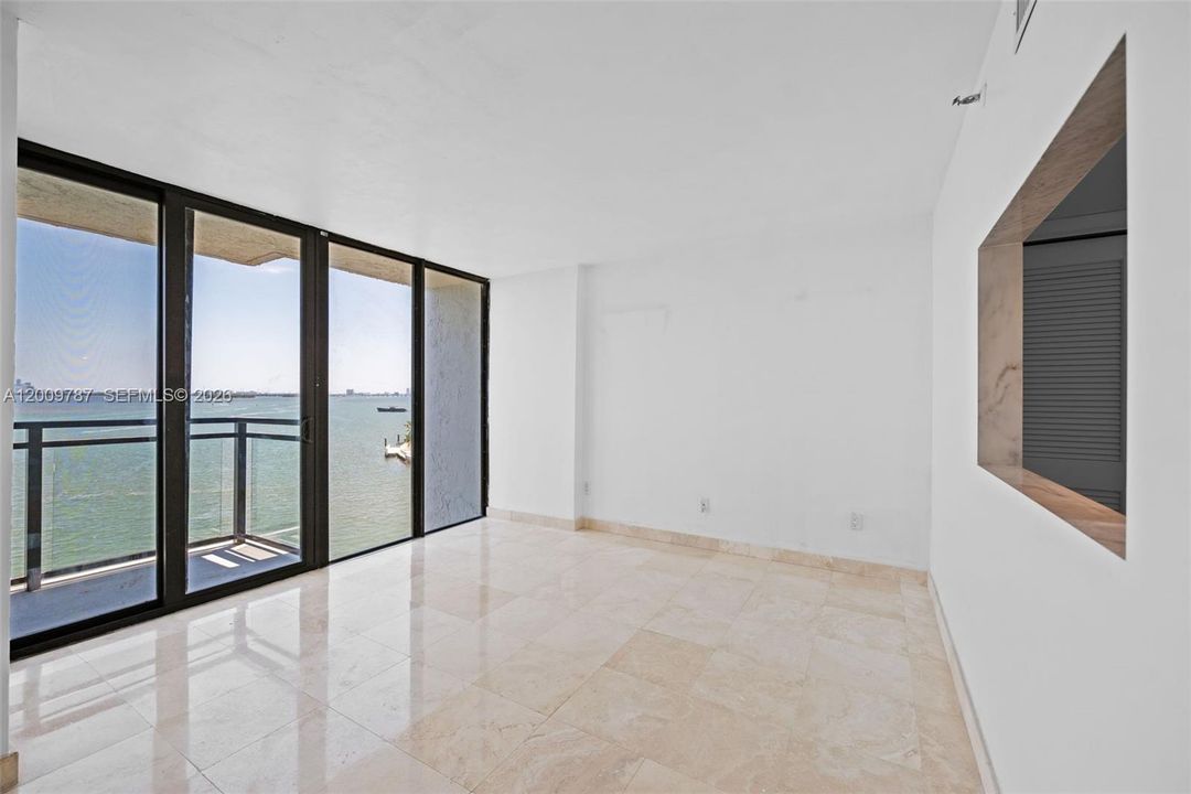 For Sale: $385,000 (2 beds, 2 baths, 1203 Square Feet)