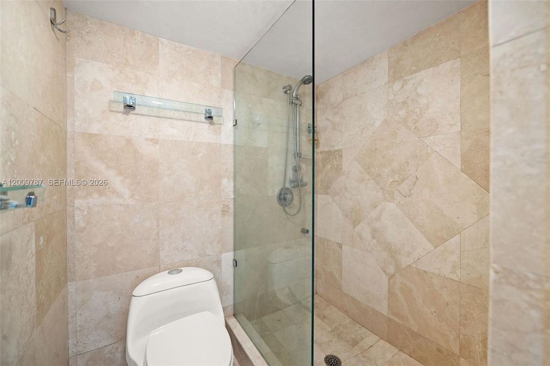 For Sale: $385,000 (2 beds, 2 baths, 1203 Square Feet)